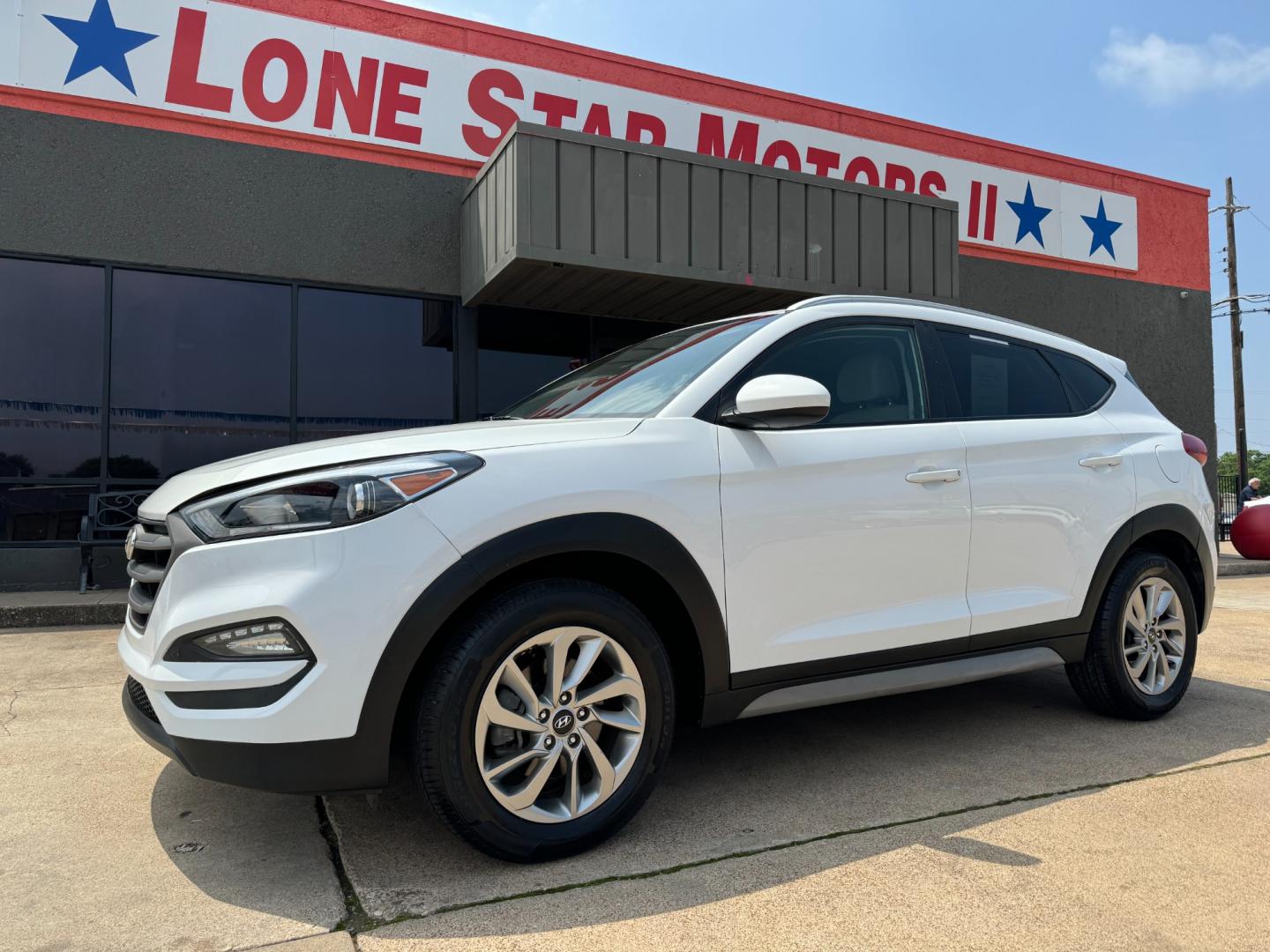 2018 WHITE HYUNDAI TUCSON BASE; SPORT; (KM8J33A40JU) , located at 5900 E. Lancaster Ave., Fort Worth, TX, 76112, (817) 457-5456, 0.000000, 0.000000 - Photo#1